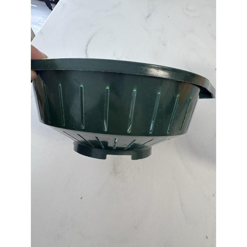 Vintage Colander Green Hard Plastic Durable Timeless Throw Back Great Condition - Picture 3 of 12